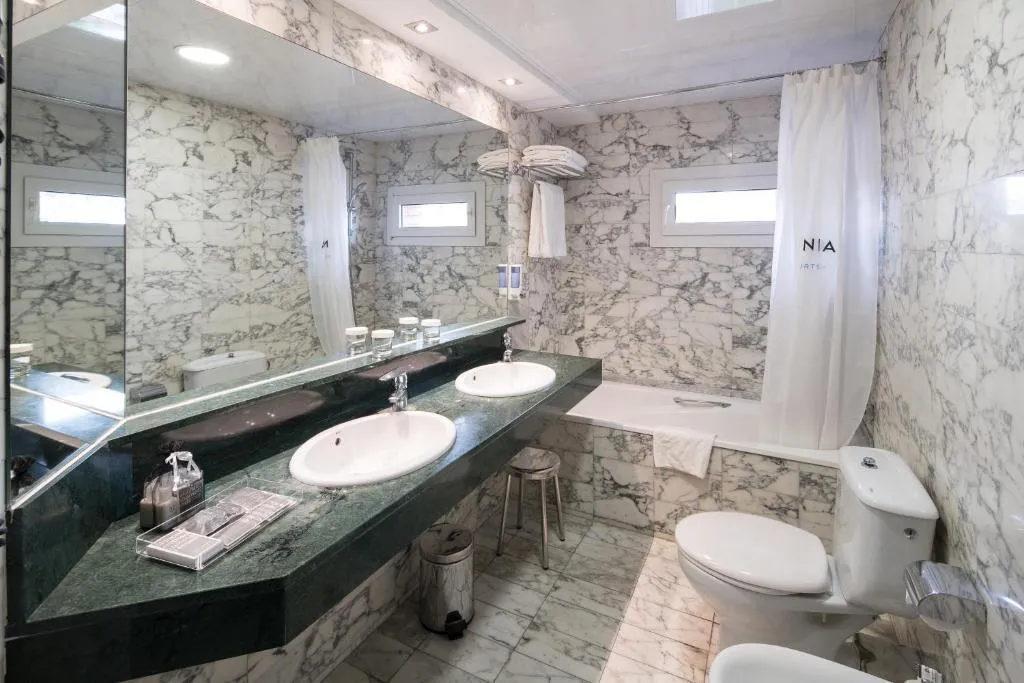 Double or Twin PREMIUM Room, Catalonia Park Güell, Barcelona