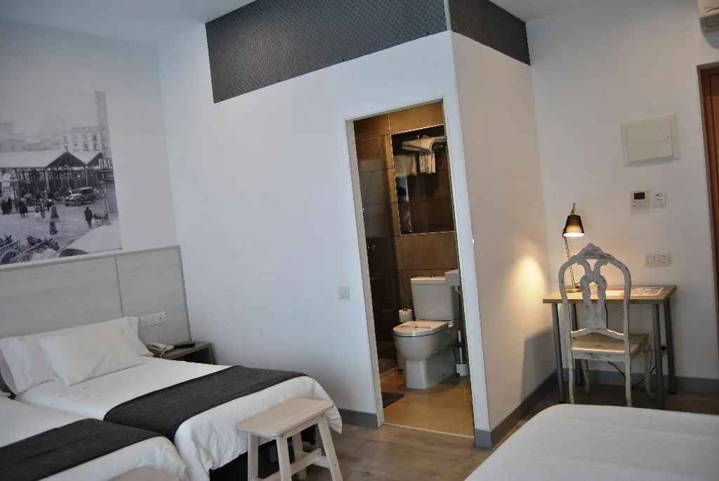 TRIPLE STANDARD Room, San Lorenzo, Madrid
