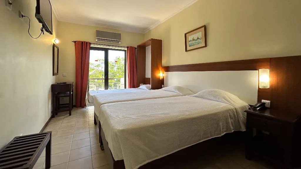 TRIPLE SUPERIOR SEA VIEW Room, Avenida Praia, Algarve
