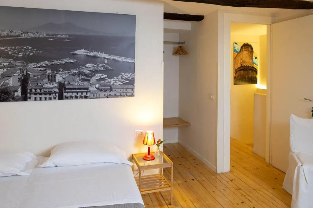Room, B&B Monaciello, Naples