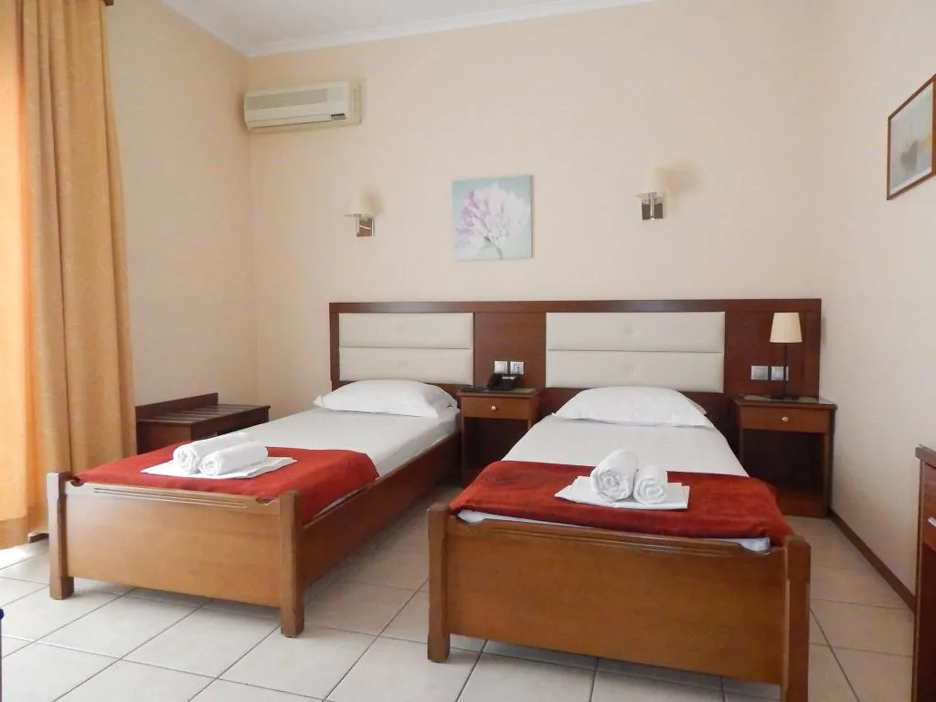 SINGLE STANDARD Room, Gold Stern, Thessaloniki