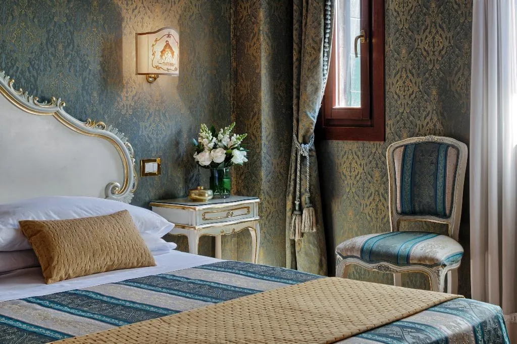TRIPLE STANDARD Room, Antica Locanda Al Gambero, Venice