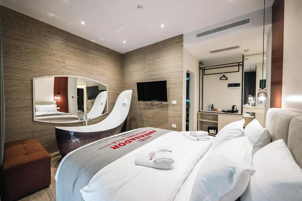 Room, Ambasador Hotel, Durres