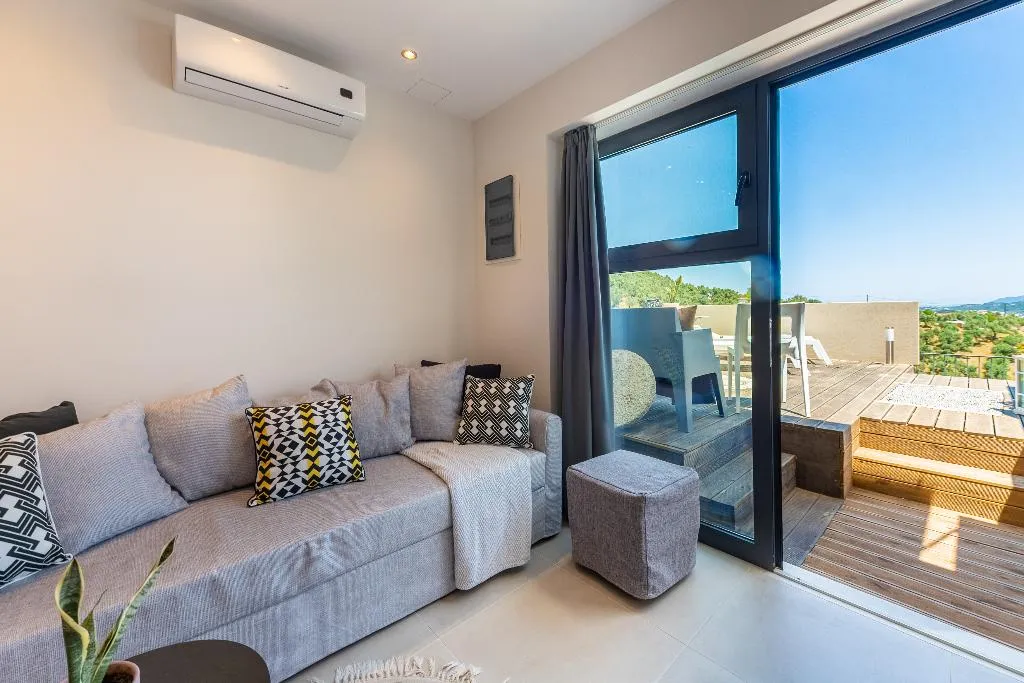 SUITE WITH PRIVATE POOL Room, Skiathos Gea Villas, Skiathos