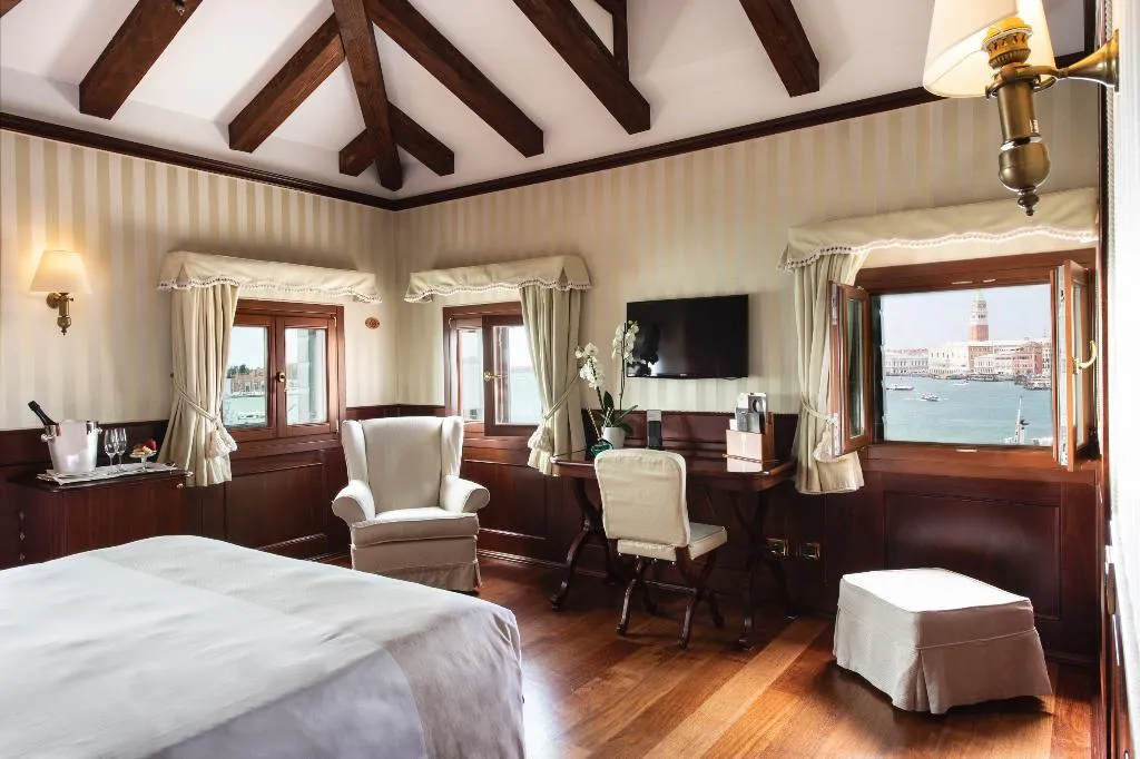 DOUBLE PREMIUM Room, Bucintoro, Venice