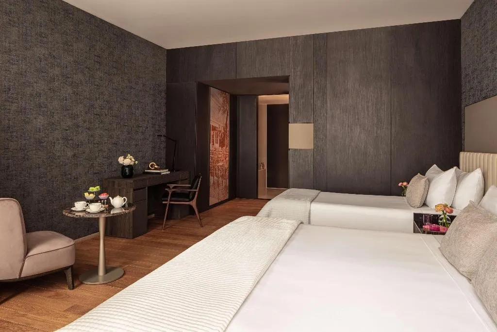 TRIPLE PREMIUM Room, Anantara Grand Hotel Krasnapolsky Amsterdam, Amsterdam