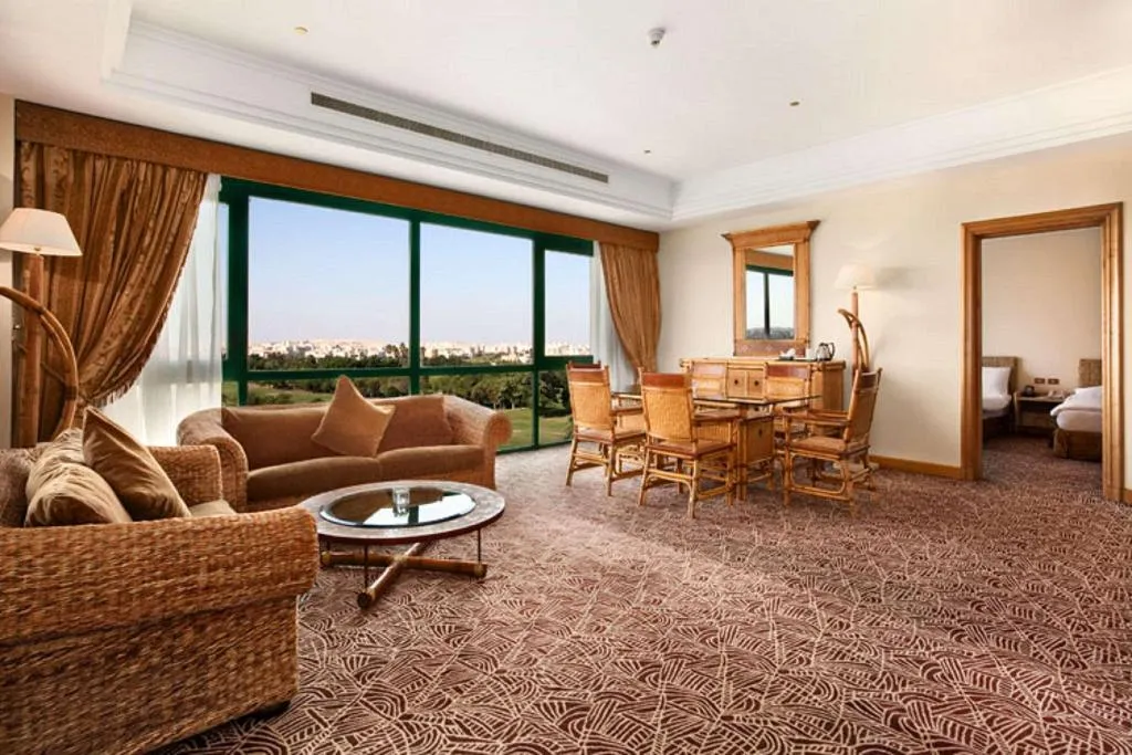 SUITE KING SIZE BED Room, Hilton Pyramids Golf, Cairo
