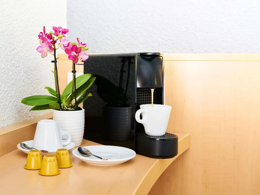 DOUBLE PREMIUM Room, Ibis Como, Milan