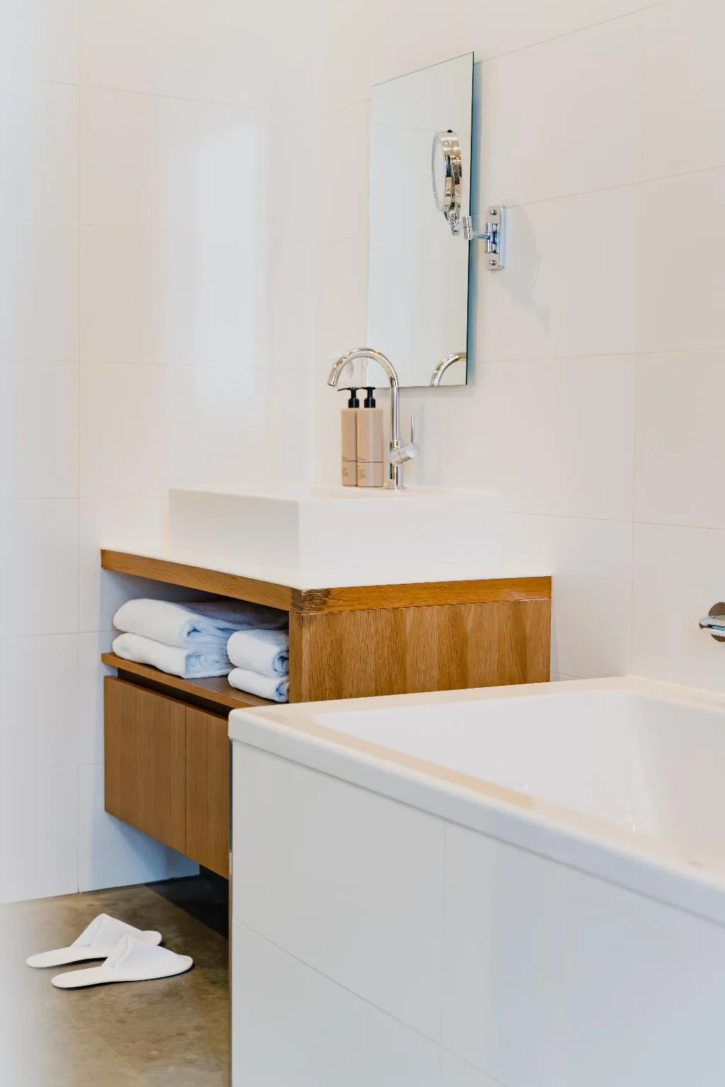 DOUBLE STANDARD Room, Hotel De Hallen, Amsterdam