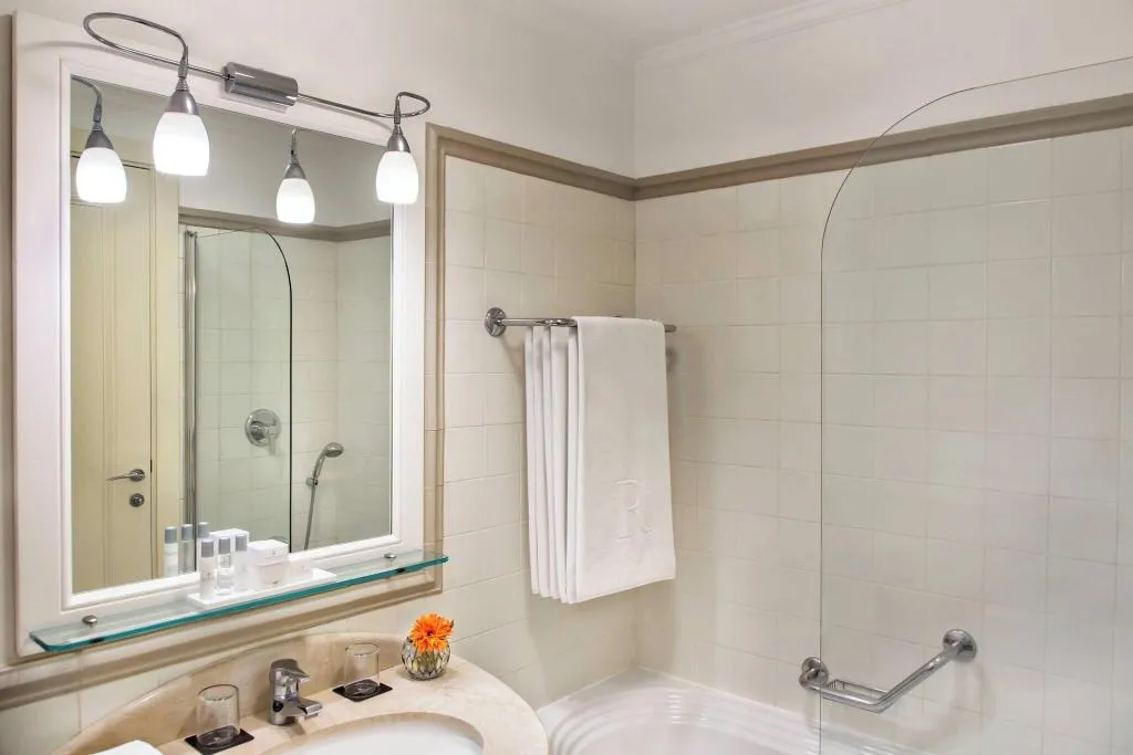 DOUBLE DELUXE KING BED Room, Renaissance Naples Mediterraneo, Naples