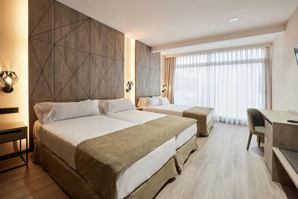 QUADRUPLE SUPERIOR Room, Bristol, Costa Blanca