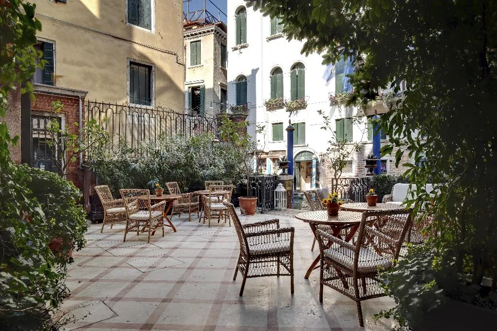Lobby, Dona Palace, Venice