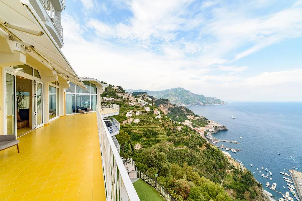 Terrace, Grand Hotel Excelsior, Naples