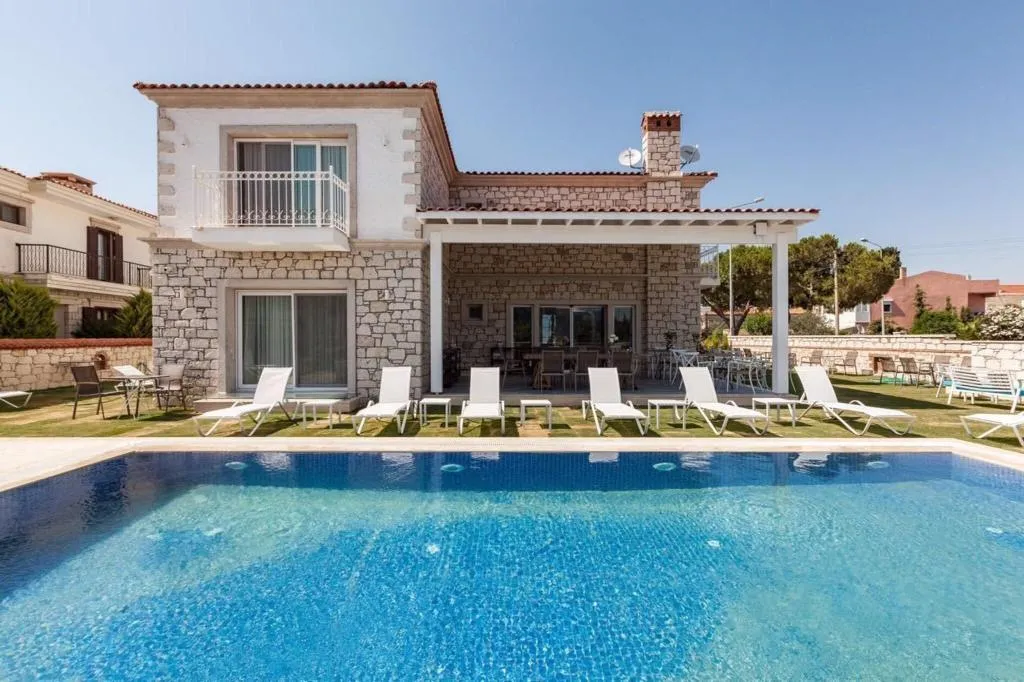 Pool, Alacaat, Izmir