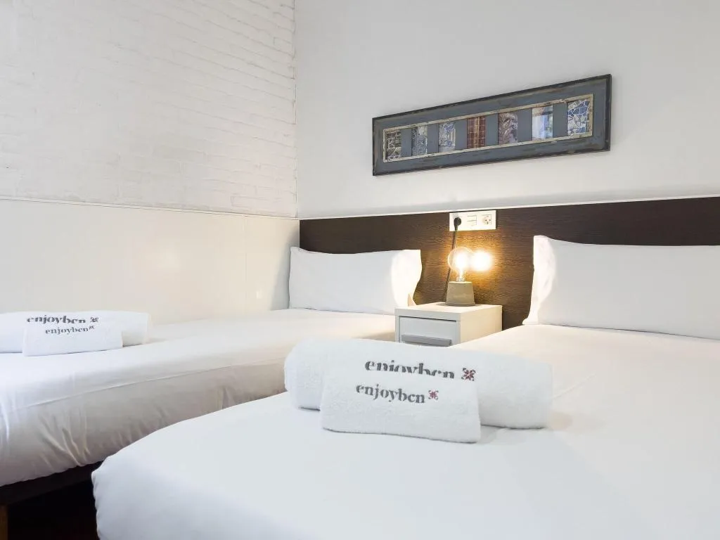 APARTMENT SUPERIOR CITY VIEW Room, Enjoybcn Gaudi Apartments, Barcelona