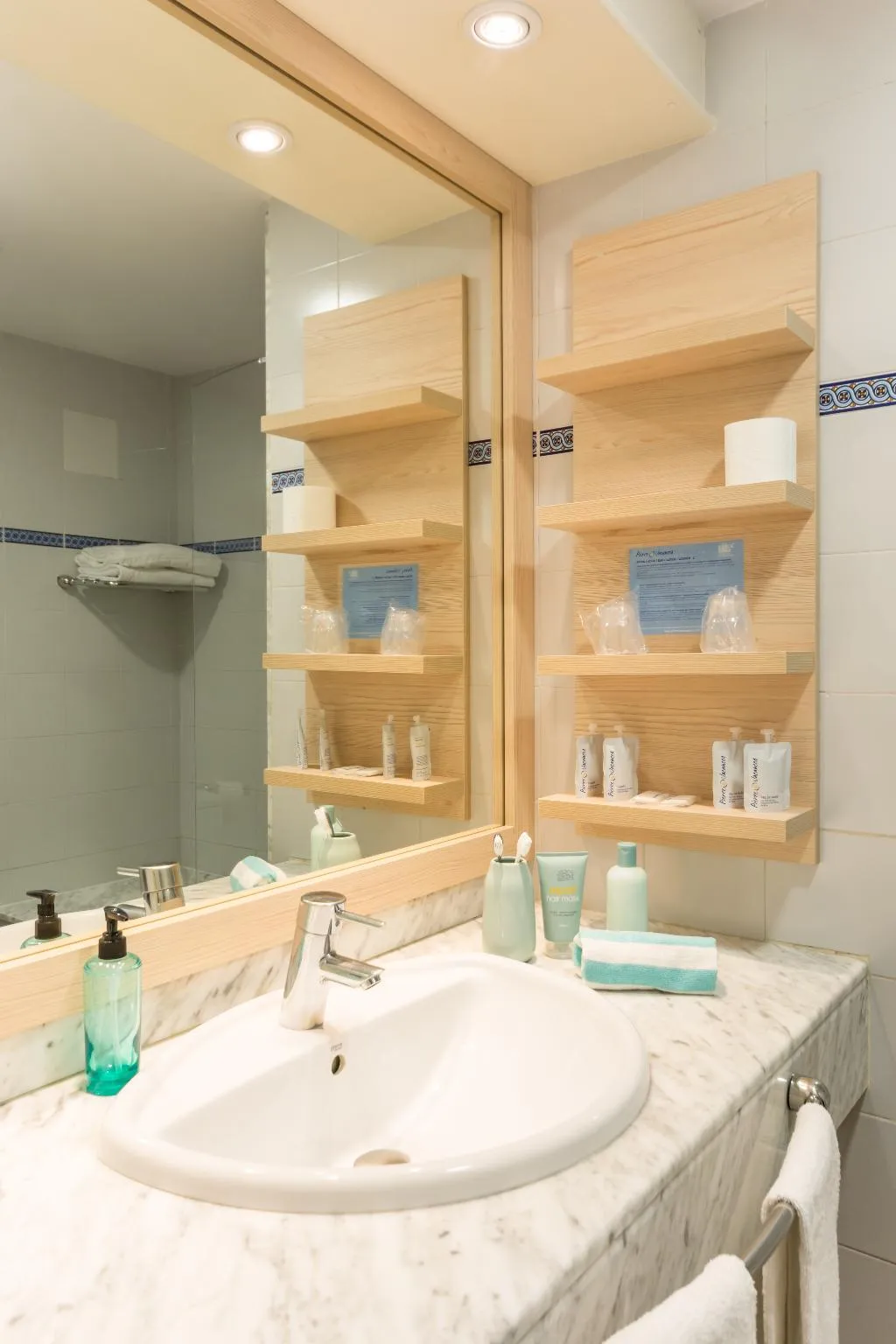 Room, Hotel Monterrey Roses by Pierre & Vacances, Costa Brava