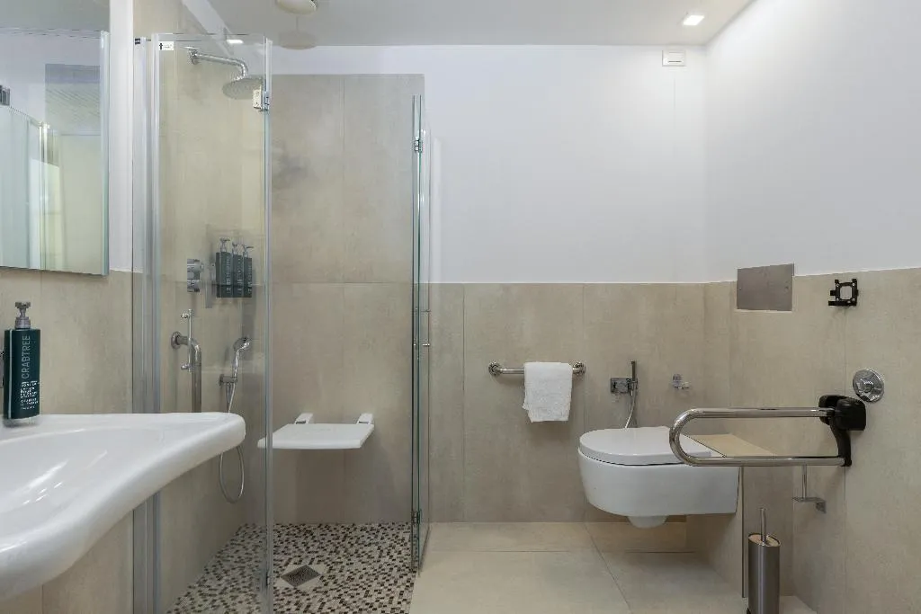 DOUBLE Accessible KING SIZE BED Room, DoubleTree by Hilton Florence Metropole, Florence