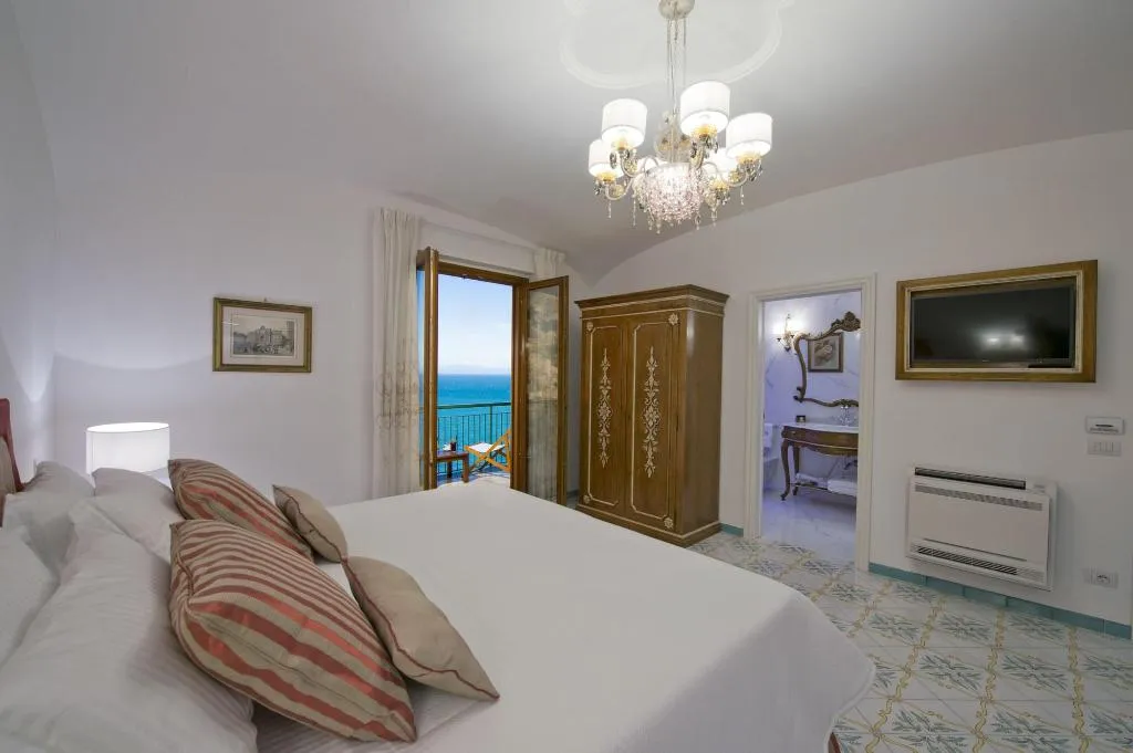 Room, Villa Corallium, Naples