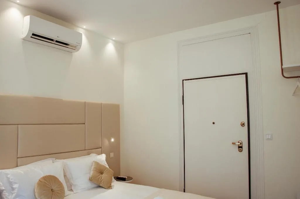 Room, Le Premier Lisbon Suites, Lisbon