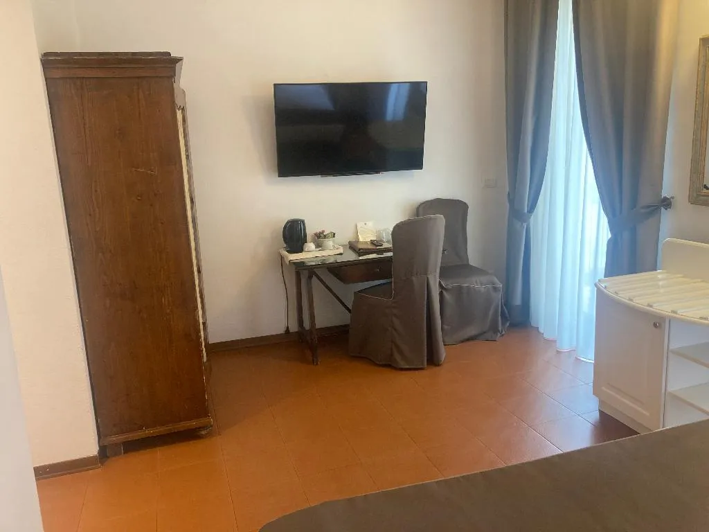 Double or Twin SUPERIOR Room, Machiavelli Palace, Florence