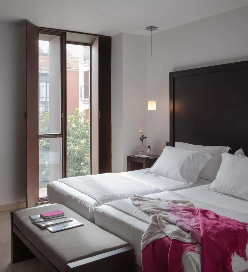 DOUBLE SUPERIOR QUEEN BED Room, Rey Alfonso X, Seville