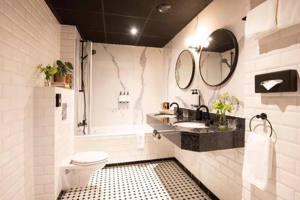 DOUBLE STANDARD Room, Jan Luyken Amsterdam, Amsterdam