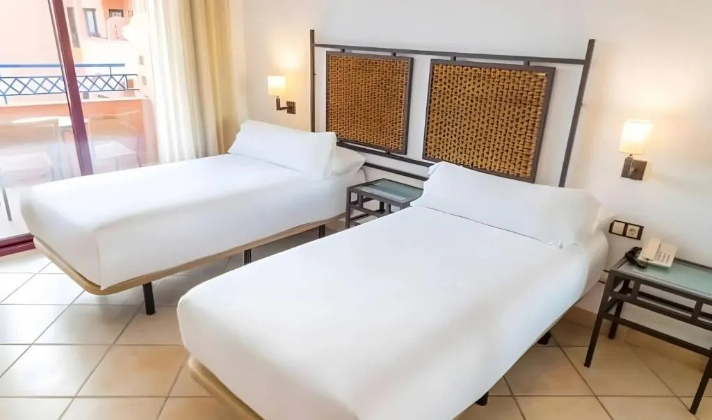 Room CAPACITY 2 TWO BEDROOMS Room, Bakour Oh Nice Costa del Sol, Costa Del Sol
