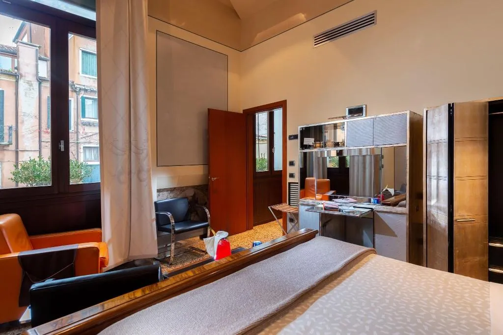 Room, Ca Pisani, Venice