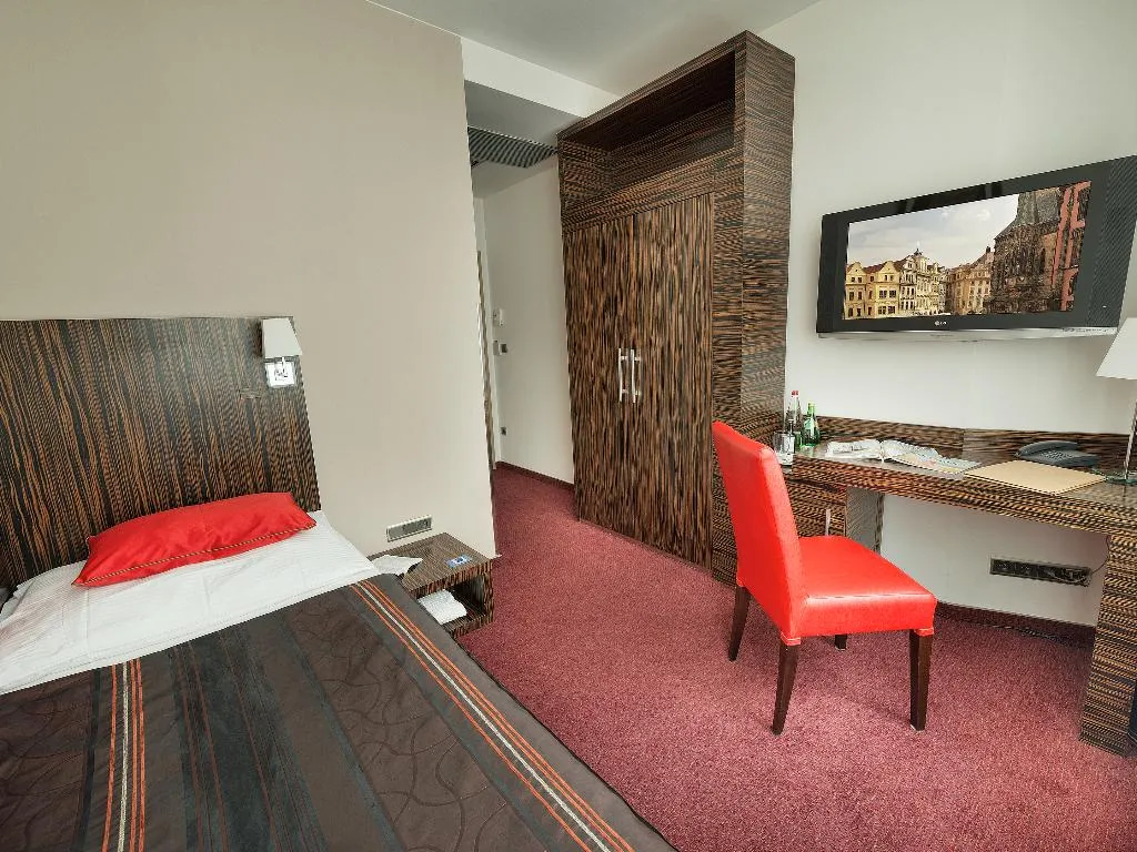SINGLE STANDARD Room, EA Hotel Crystal Palace, Prague