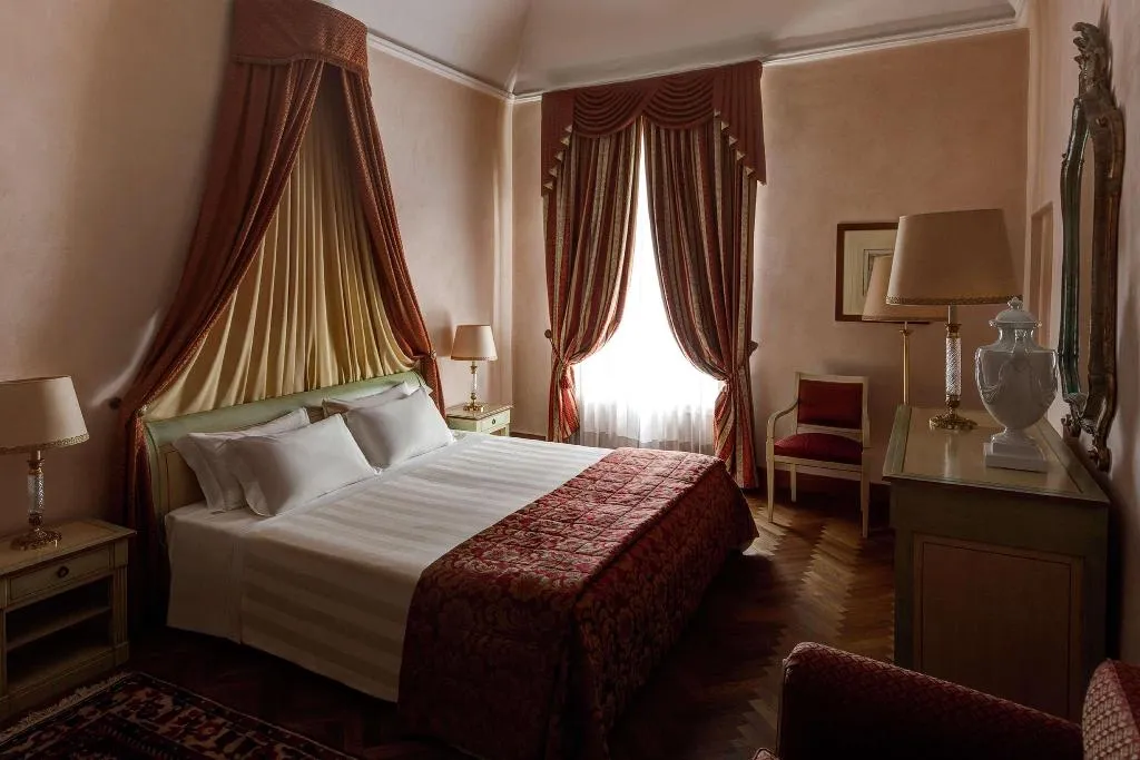 SUITE KING SIZE BED Room, Grand Hotel Villa Torretta, Curio by Hilton, Milan