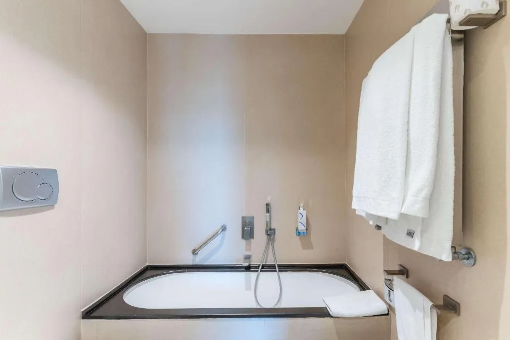 DOUBLE DELUXE KING BED Room, Best Western Premier Hotel Royal Santina, Rome