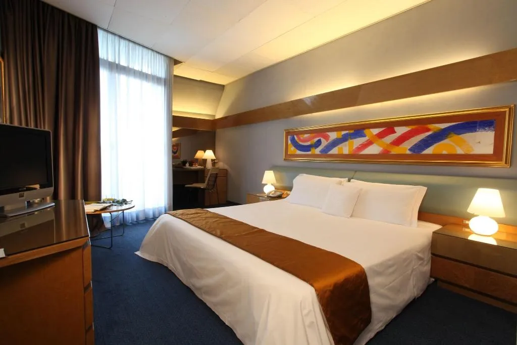 DOUBLE SUPERIOR KING BED Room, Four Points by Sheraton Catania Hotel & Conference, Catania