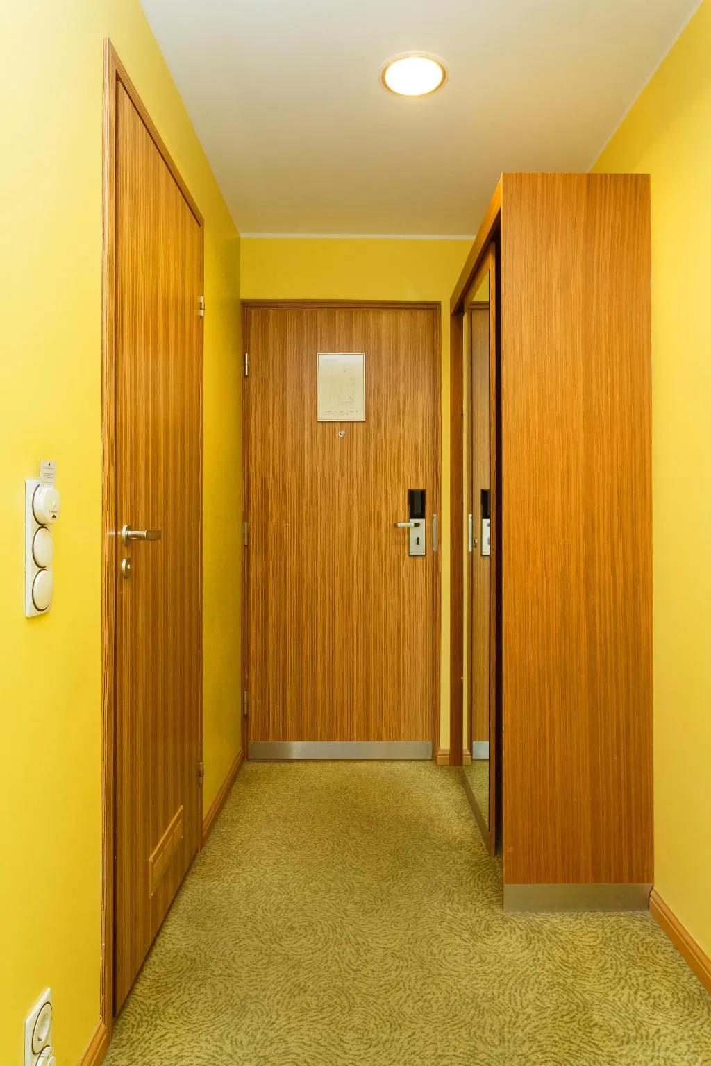 DOUBLE STANDARD Room, Bern, Tallinn