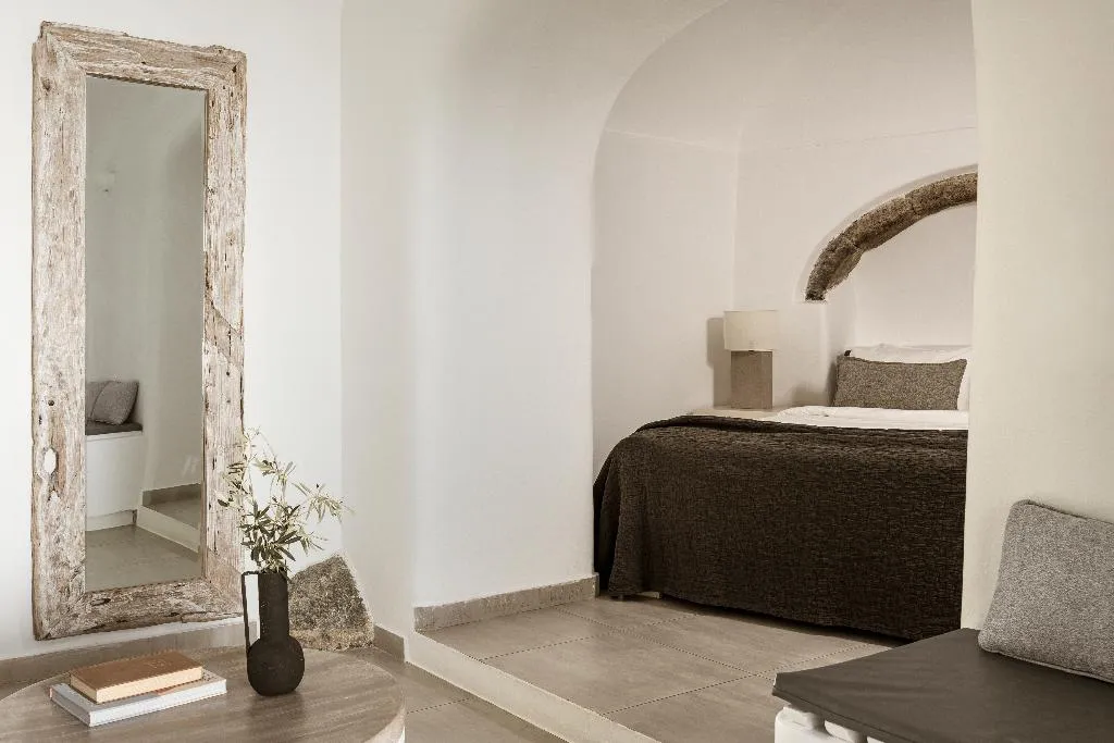 SUITE PARTIAL OCEAN VIEW ONE BEDROOM Room, Aqua Luxury Suites, Santorini