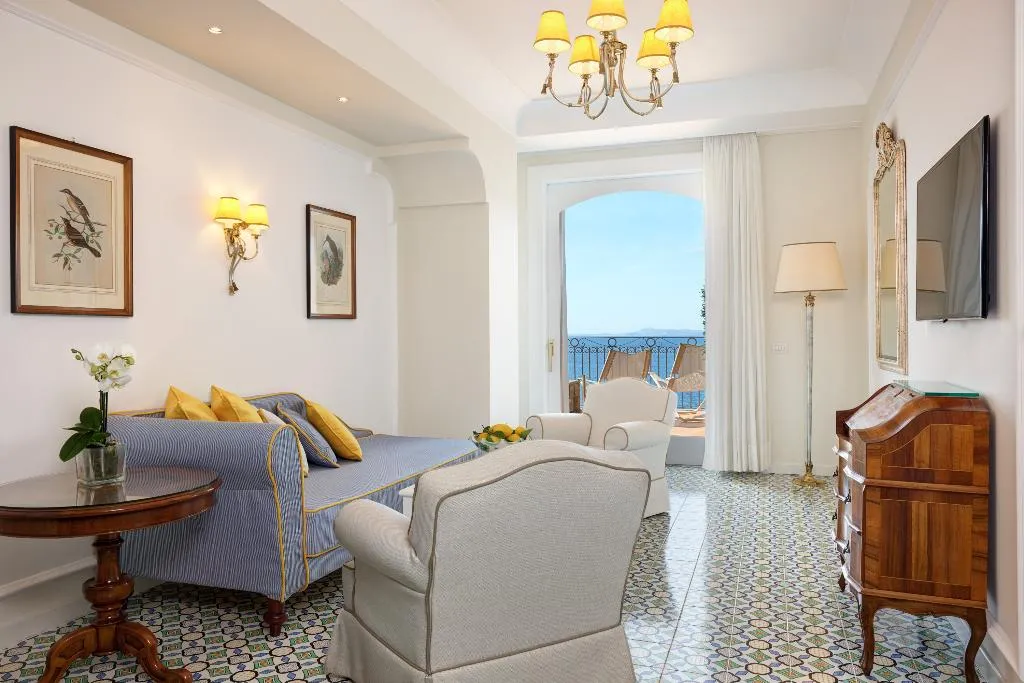 SUITE WITH JACUZZI WITH VIEWS Room, Grand Hotel Ambasciatori, Naples