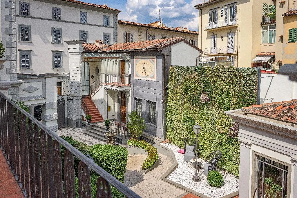 DOUBLE WITH TERRACE Room, Palazzo Montebello, Florence