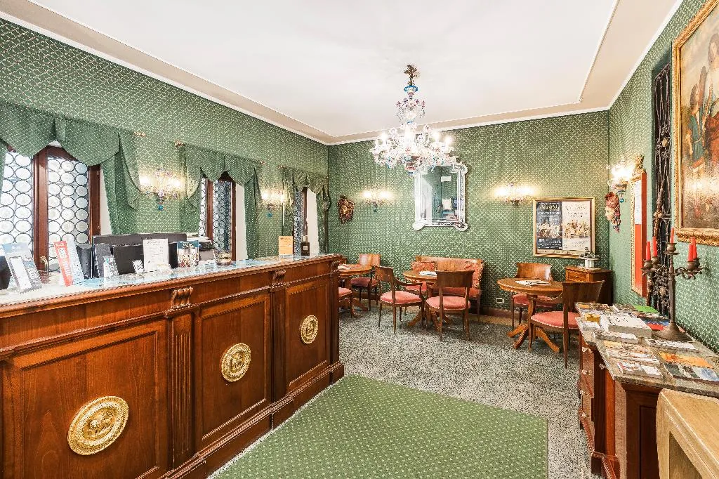 Lobby, San Moise, Venice