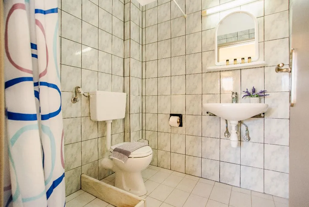 TWIN BASIC Room, Solena Studios Kavos, Corfu