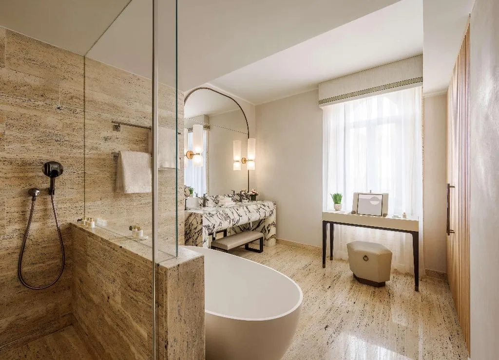 DOUBLE DELUXE KING BED Room, Park Hyatt Milan, Milan
