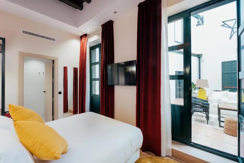 TRIPLE SUPERIOR Room, Cetina Sevilla, Seville