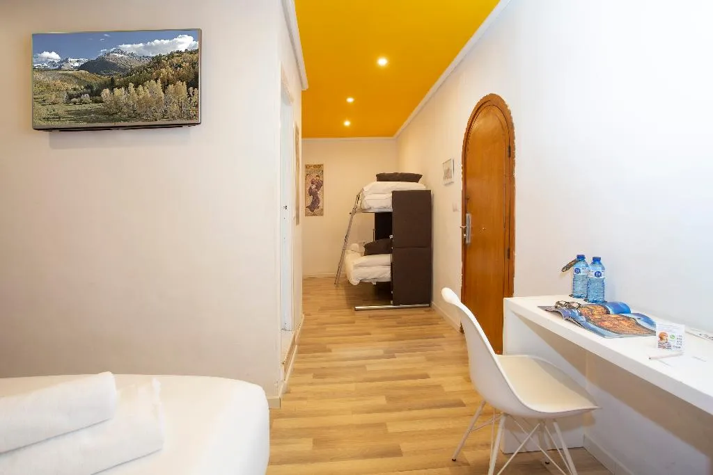QUADRUPLE INNER Room, Casual Vintage Valencia, Valencia