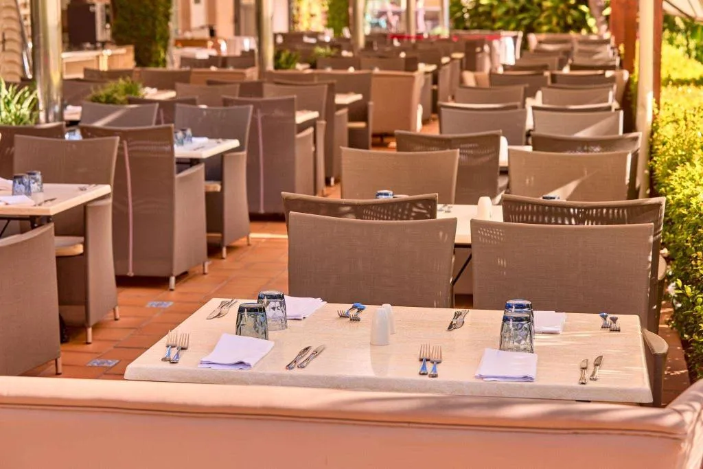 Restaurant, Zafiro Palmanova, Majorca