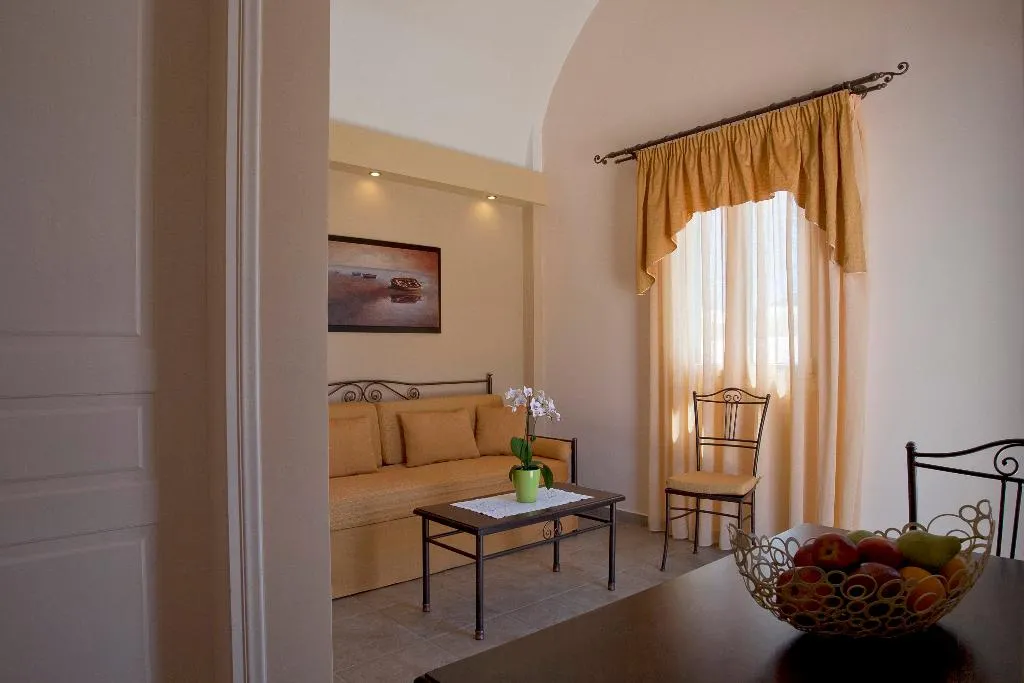 APARTMENT CAPACITY 4 Room, Preka Maria, Santorini