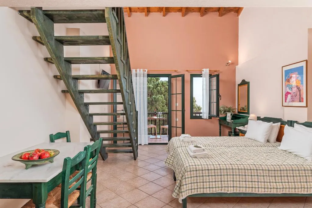 Room, Ledra, Samos