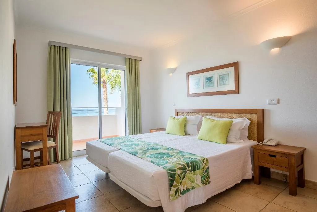 APARTMENT SUPERIOR SEA VIEW Room, Clube Porto Mós, Algarve
