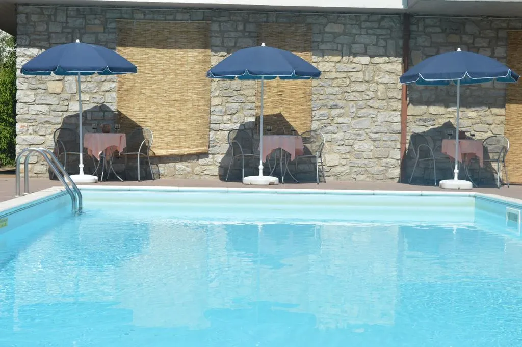 Pool, Belvedere, Perugia