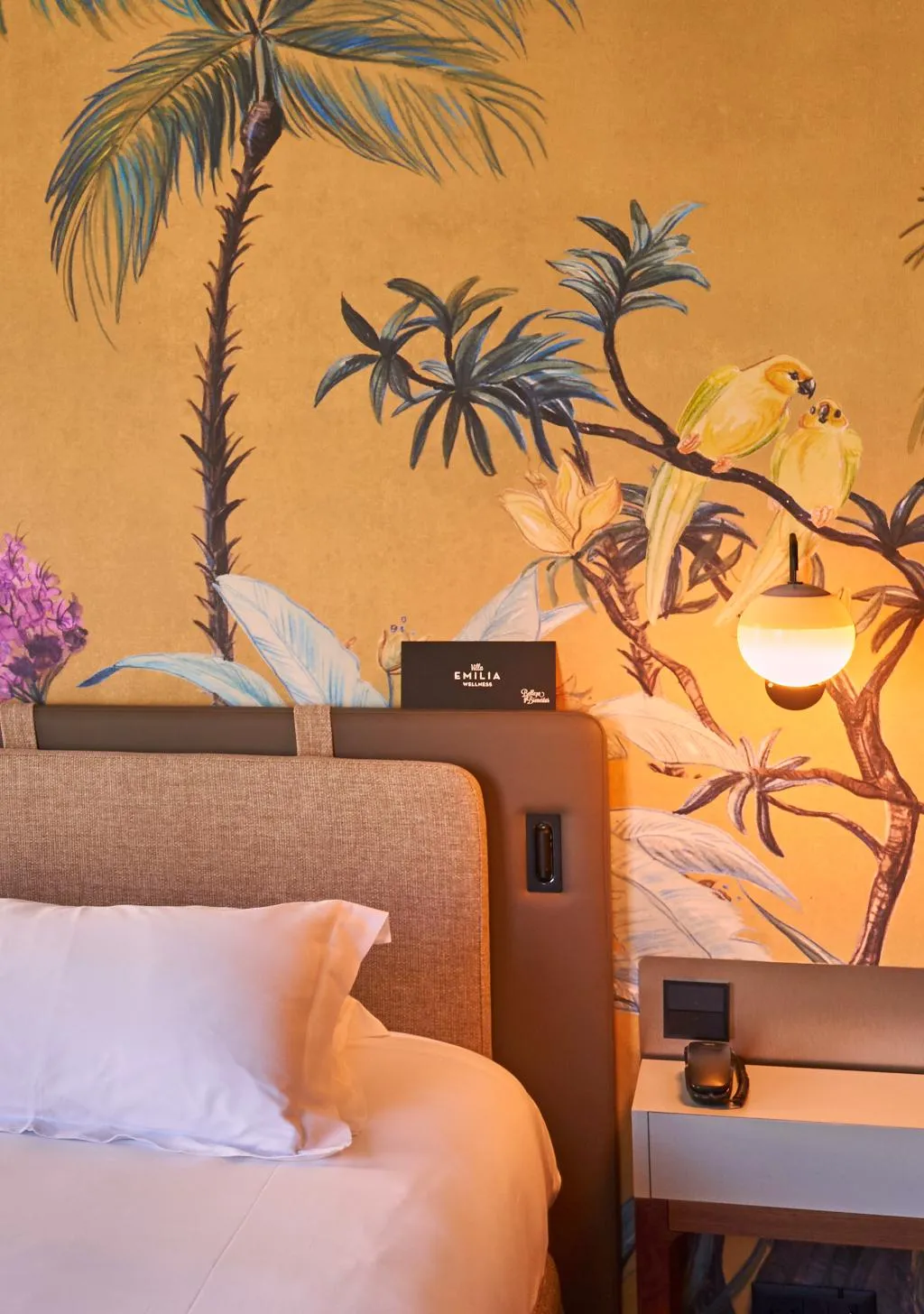 DOUBLE PREMIUM QUEEN BED Room, Villa Emilia, Barcelona