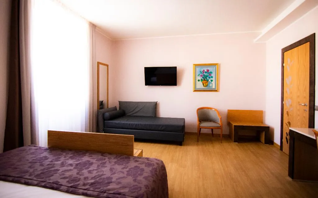 QUADRUPLE WITH VIEWS Room, Giolli Nazionale, Rome