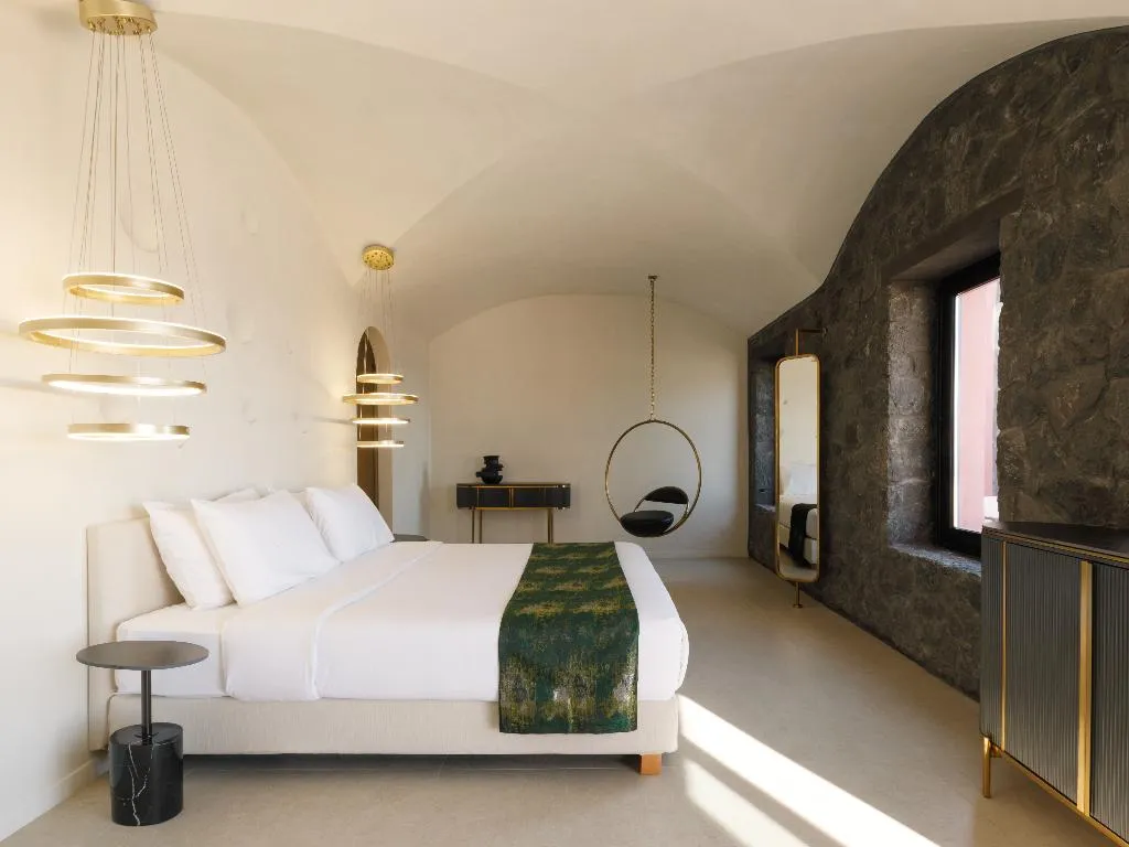 VILLA WITH PRIVATE POOL Room, Elysian Retreat, Santorini