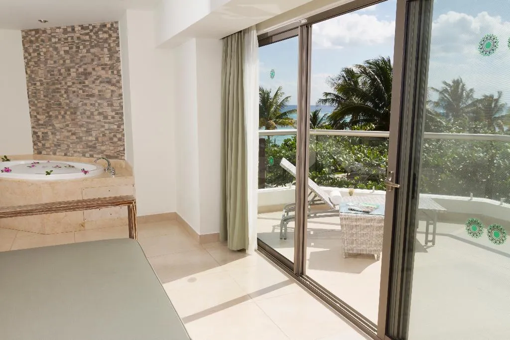 Room, Sandos Caracol Nature Resort & Water Park All Incl, Playa Del Carmen